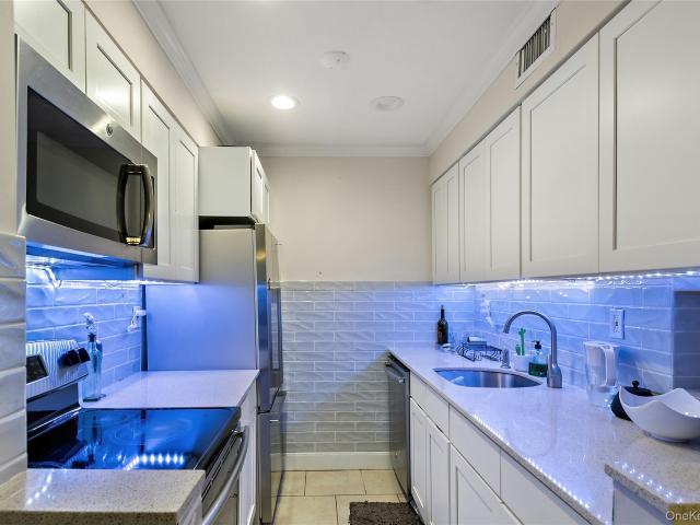 1005 Colony Drive