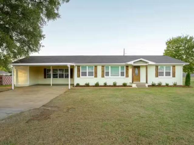 1005 DAVISON AVE, MUSCLE SHOALS, AL 35661