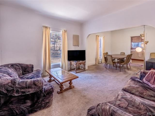 1005 E 4th Street