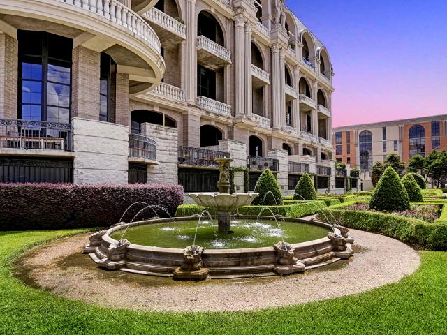 1005 S Shepherd Drive 818