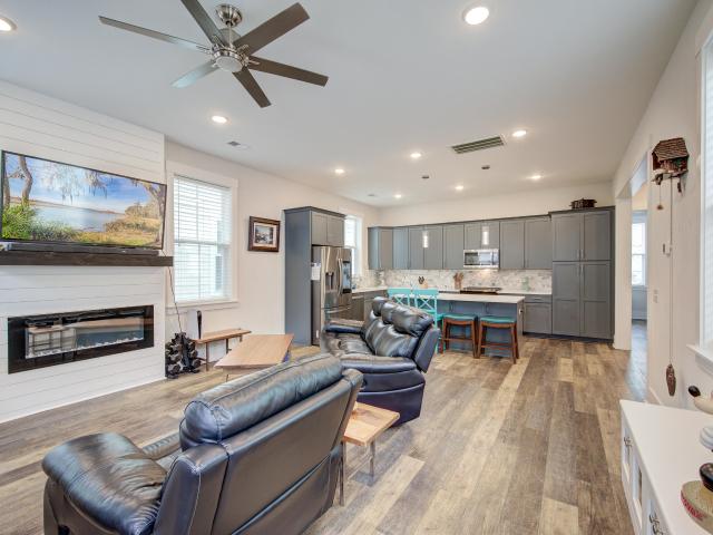 1005 W Patterson Point