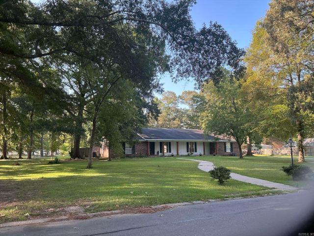 1005 Walnut