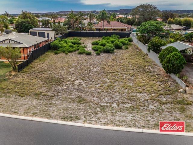 1005sqm block ready for a home or development!