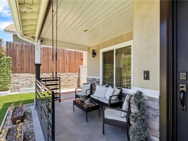 10066 Golden Oaks