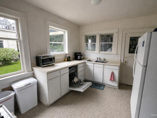 1006 N Garden St 2 Bedroom Apartment for Rent at 1006 N Garden St, Bellingham, WA 98225 Sehome