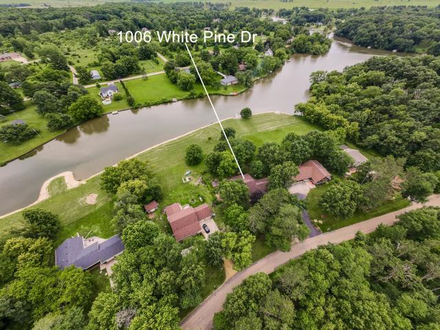 1006 N White Pine Drive