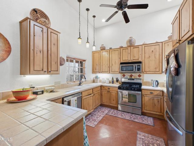 1006 e angel basin road