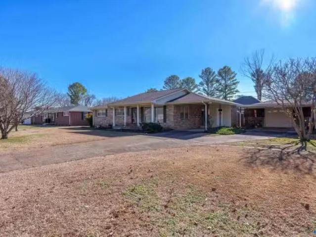 1006 PASADENA AVE, MUSCLE SHOALS, AL 35661