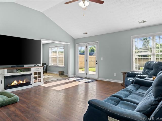 1006 Pioneer Lane