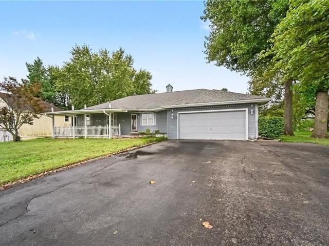 1006 Town And Country Lane