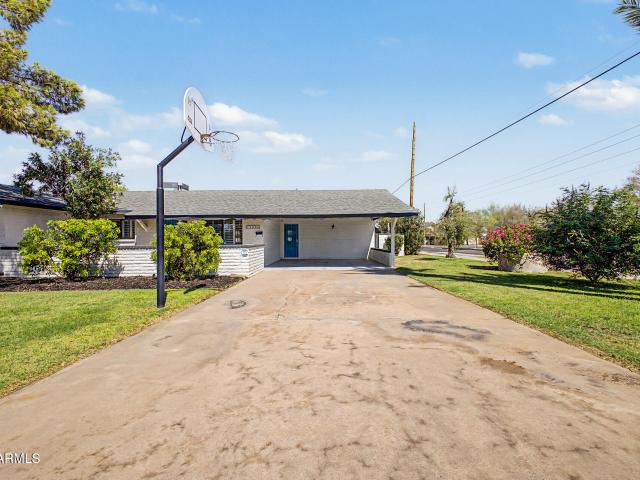 1006 W 12 th Street