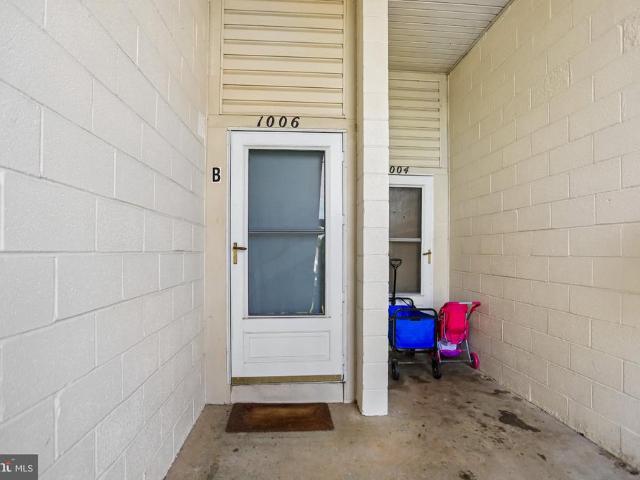 1006 Warwick Court # B
