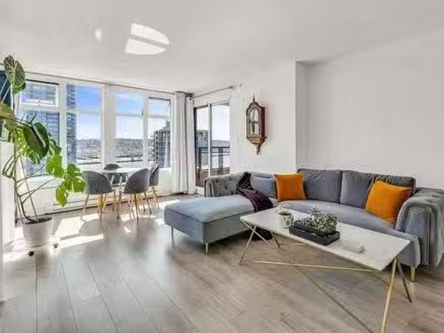 1006 720 Carnarvon Street, New Westminster, BC, V3M 6S2 Sing.