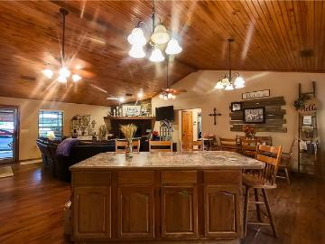 10072 Elm Lane