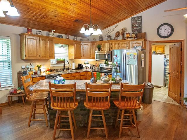 10072 Elm Lane
