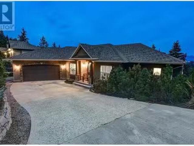 1007 Aurora Heights, West Kelowna, BC, V1Z 3N5 house for sal.