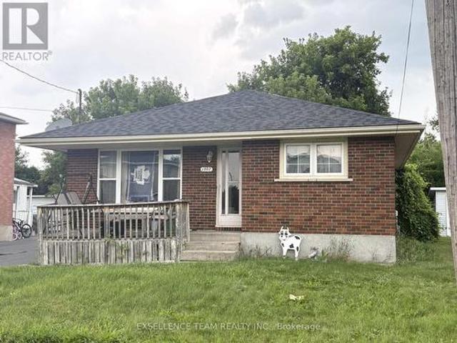1007 Grand Avenue, Cornwall, ON, K6H 4T3 house for sale | Listing ID X13582 | Royal LePage