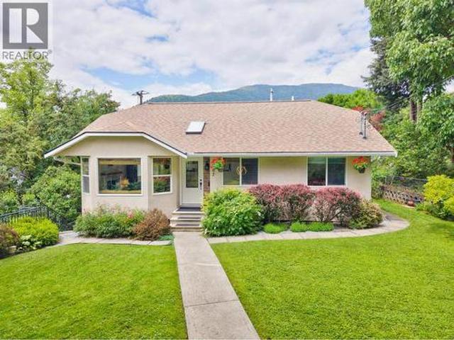 1007 Hoover Street, Nelson, BC, V1L 4X9 house for sale | Listing ID 10393 | Royal LePage