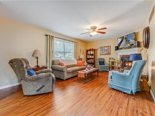 1007 Royal Boulevard