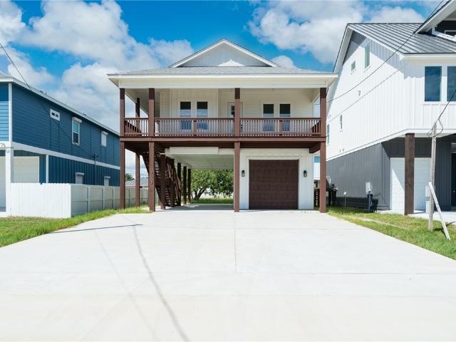 1007 S Live Oak St, Rockport, TX 78382 | MLS #465995