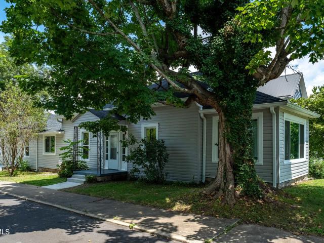 1007 Spring Street