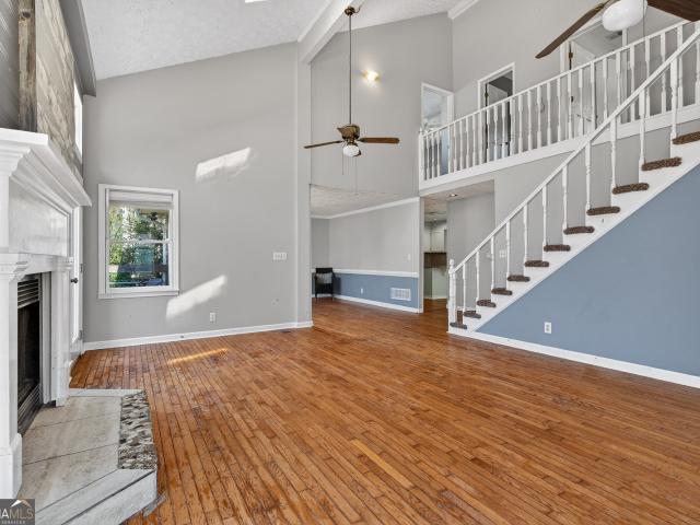 10083 Lakeview Parkway