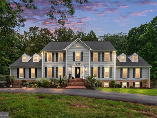 10080 Greenwich Wood Dr, Nokesville, VA 20181