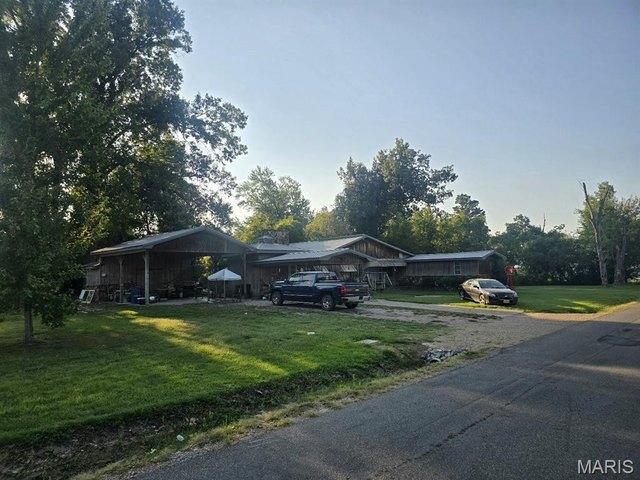 1008 N Mulberry St, Dexter, MO 63841