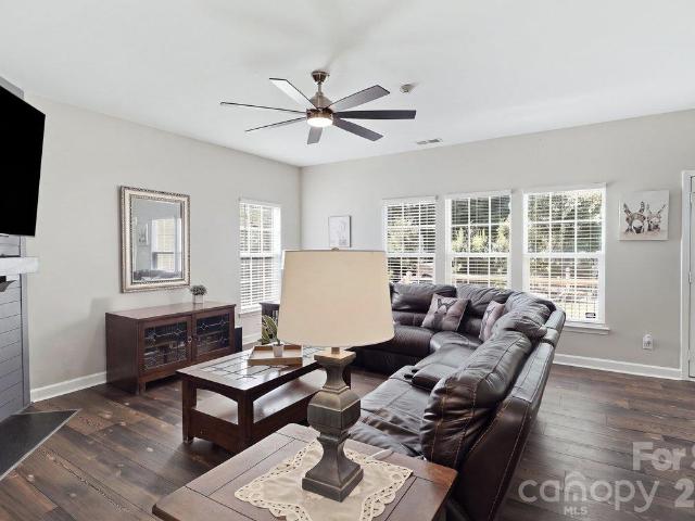 1008 Grayscroft Drive