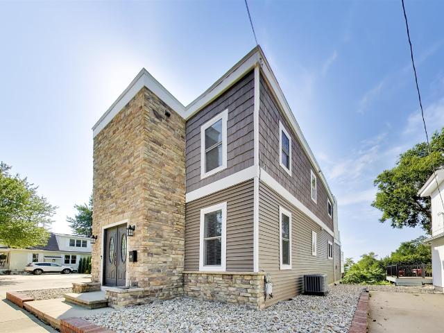 1008 Lake Boulevard