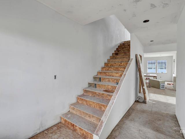 1008 Lincoln Circle