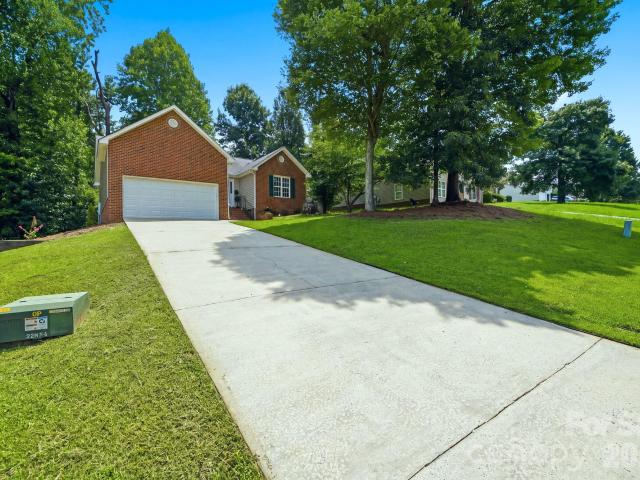 1008 Raywood Court