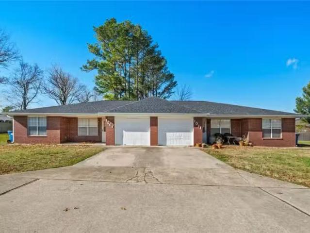 1009 NW 12TH ST, BENTONVILLE, AR 72712