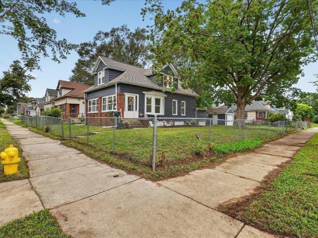 1009 Adams Street