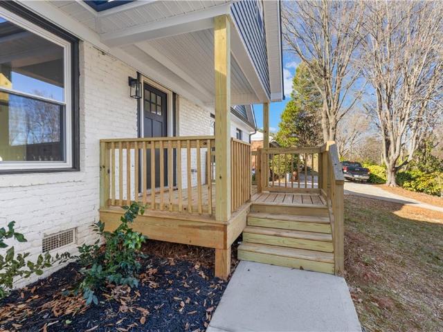 1009 Benjamin Parkway