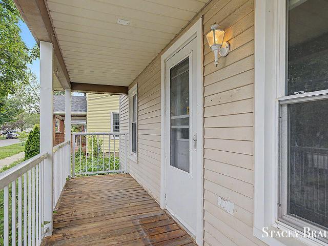 1009 Courtney Street