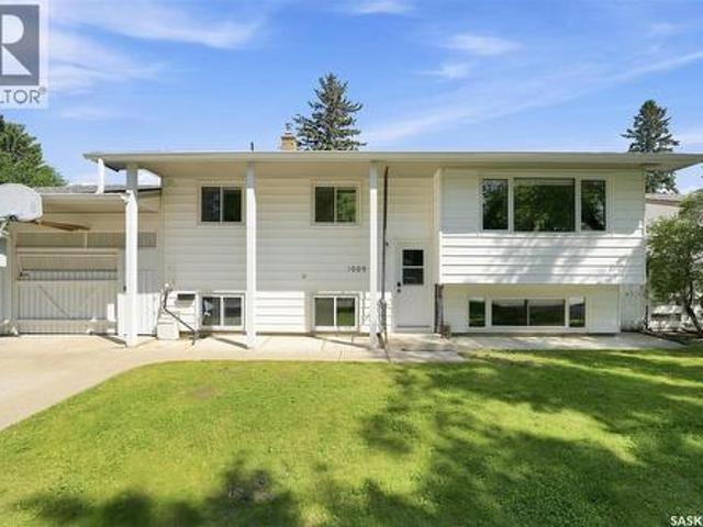 1009 East Centre, Saskatoon, SK, S7J 3A2 house for sale | Listing ID SK042365 | Royal LePage
