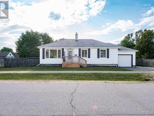 1009 Elizabeth Street, North Bay West End, ON, P1B 3T9 house for sale | Listing ID X13696 | Royal LePage