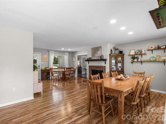 1009 Hollow Road