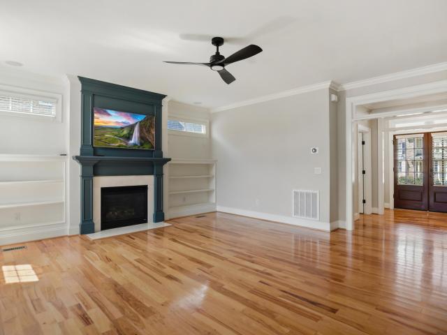 1009 Lyndhurst Falls Lane