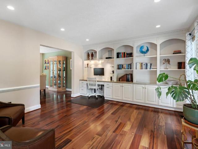 1009 Longstream Court
