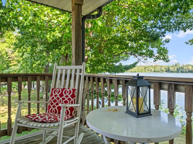 10006 Lakeside Drive