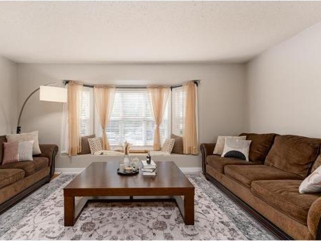 10008 Ave, Edmonton, AB, T5E 6M5 house for sale | Listing ID E4494 | Royal LePage