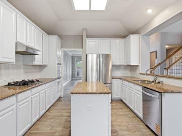 10008 Lachlan Dr