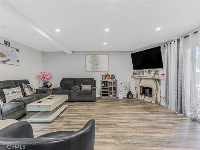 10009 Topanga Canyon Boulevard 5