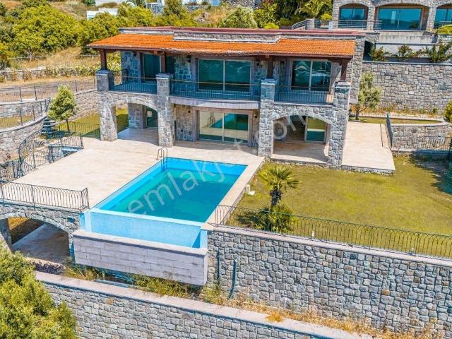 1000 M² Arsa İçinde Kapanmaz Deniz Manzaralı 6+1 Villa