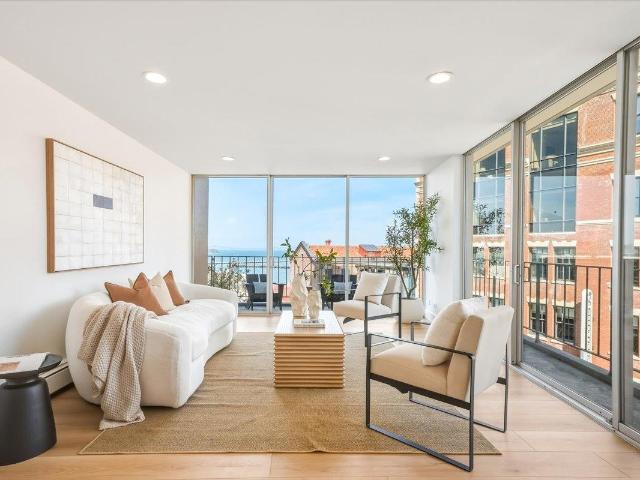 1000 North Point Street 201