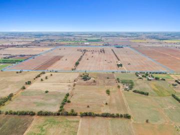 1000 acres close to towship of Finley