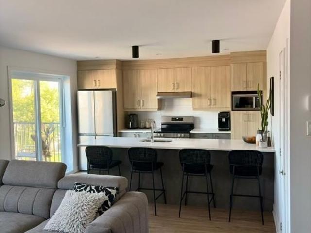1000$ en cadeau: Appartement 5 et demi à louer