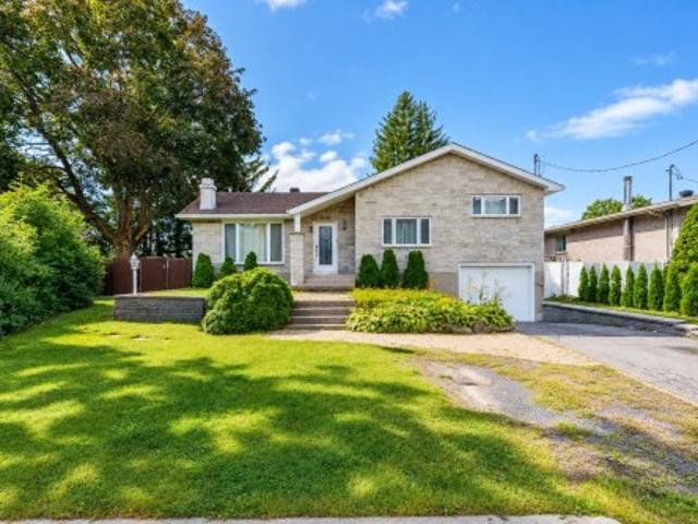 1000 Rue Victor Morin, Laval Duvernay, QC, H7G 4B3 house for sale | Listing ID 11385 | Royal LePage